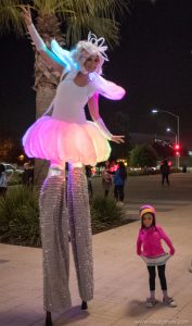 Cuteminigirl_pose Stilt Walker