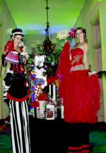 Circus Duo Stiltwalker