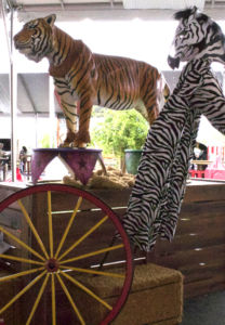 Zebra pArty animals Stiltwalker