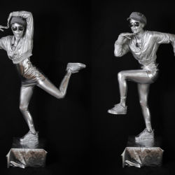 urban silver living statue